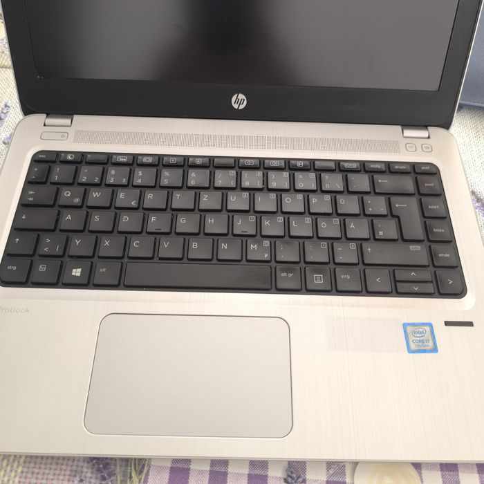 Laptop HP 700 lei