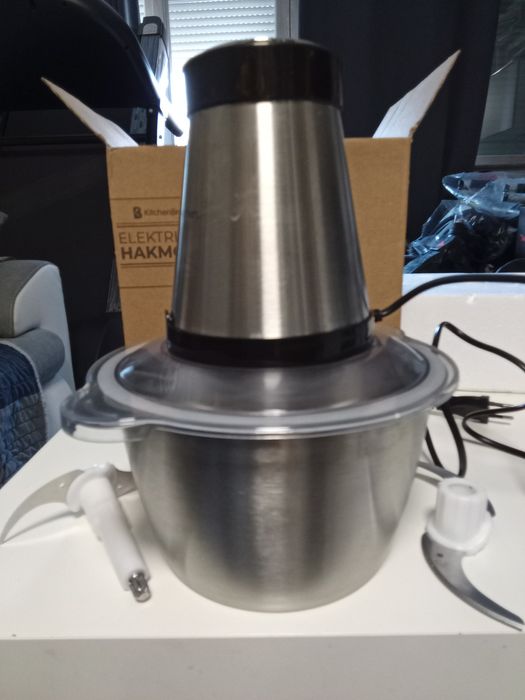 Tocător electric pentru alimente