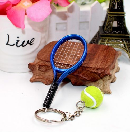 Тенис ракета , тенис топка , ключодържател