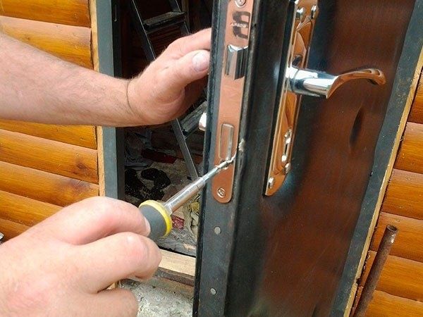 Ремонт замков любых сложностей выезд и осмотр на месте вызов 24 часа