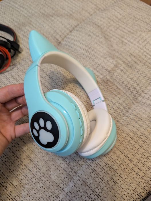 Casti CAT on ear bluetooth