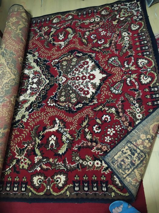 Ковер   2.5 * 3.5  .Шерстяной  плотный и тяжелый, натуральный . СССР