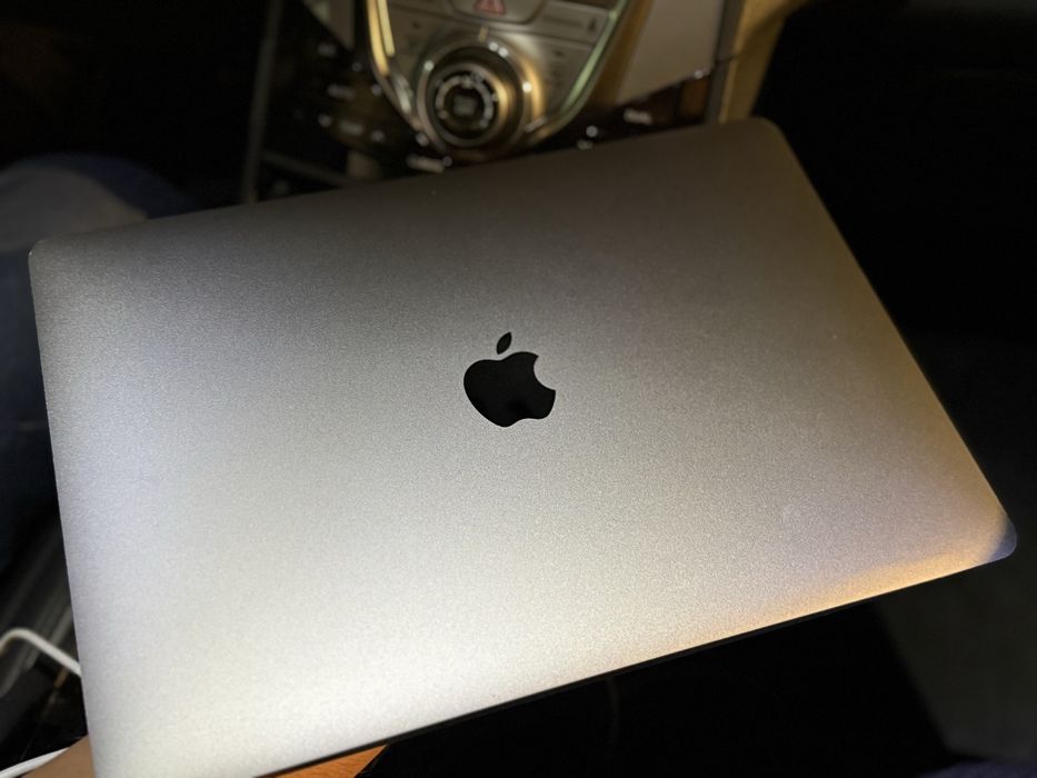 Apple Mac Book 13 pro