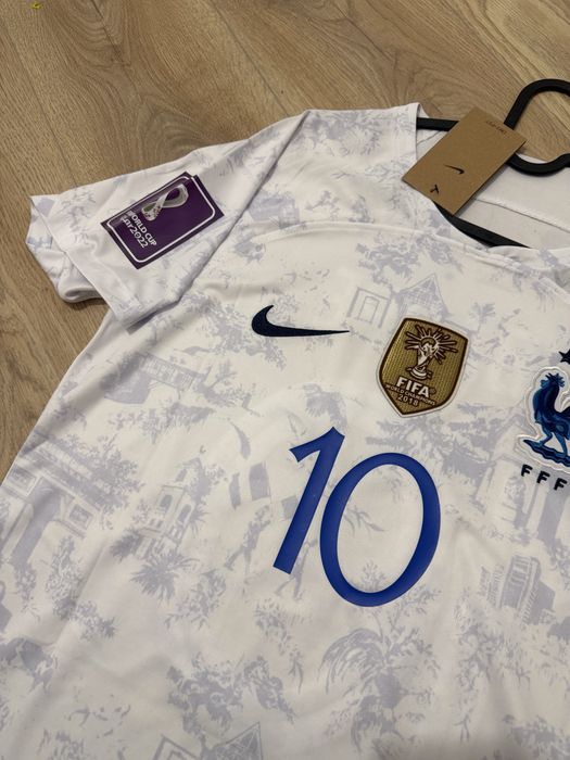 Tricou de fotbal World Cup 2022 Kylian Mbappe 10 marime M nou cu eticheta away