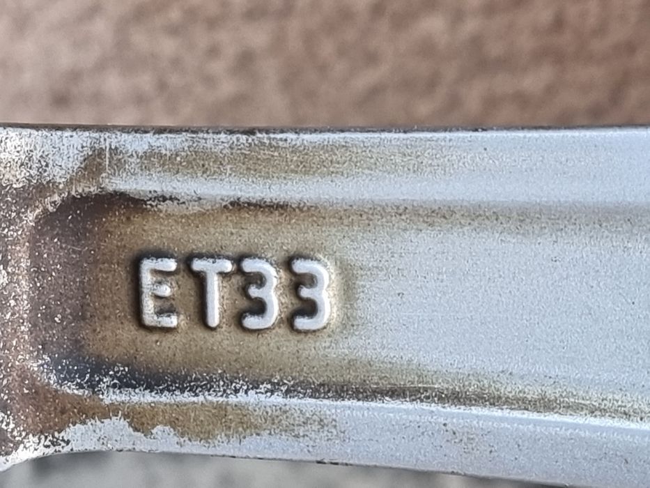 Оригинални Алуминиеви Джанти AUDI 17'цола със зимни гуми