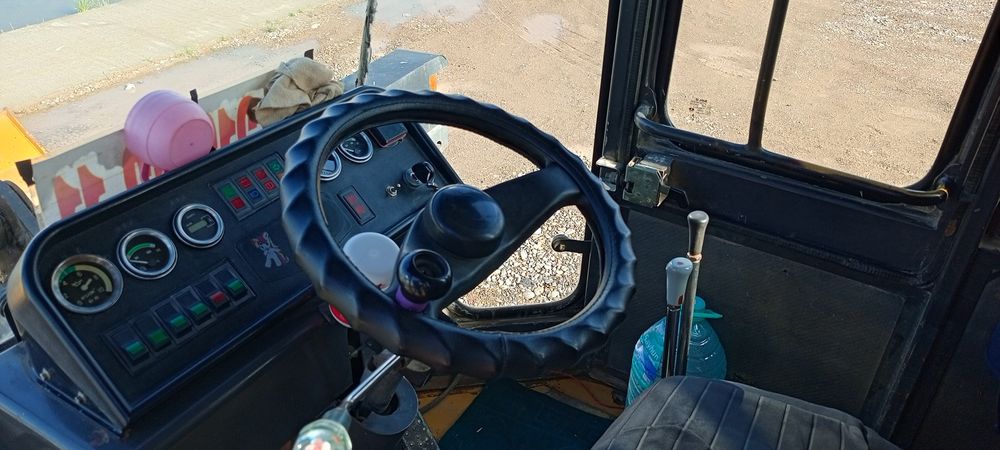 Фронтальный погрузчик