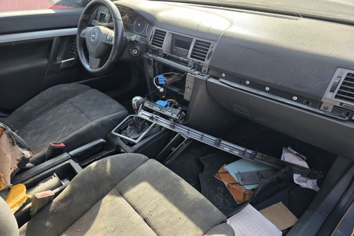 Usa / Portiera fata stanga Opel Vectra 2003