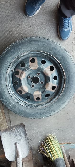 Продам зимние шины балоны с дисками