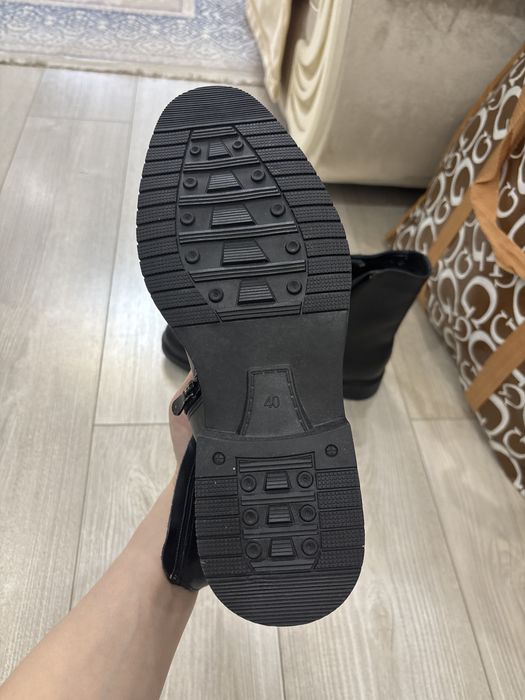 Продаю зимние сапоги