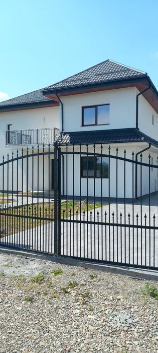 Închiriez vila Dumbrava rosie