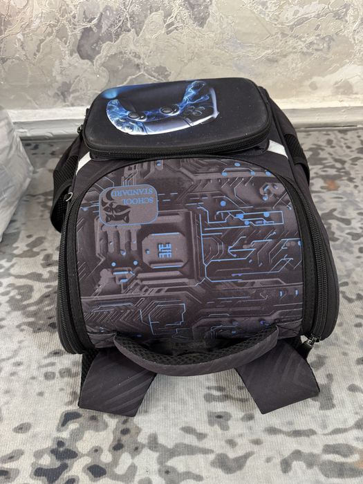 Школьный портфель