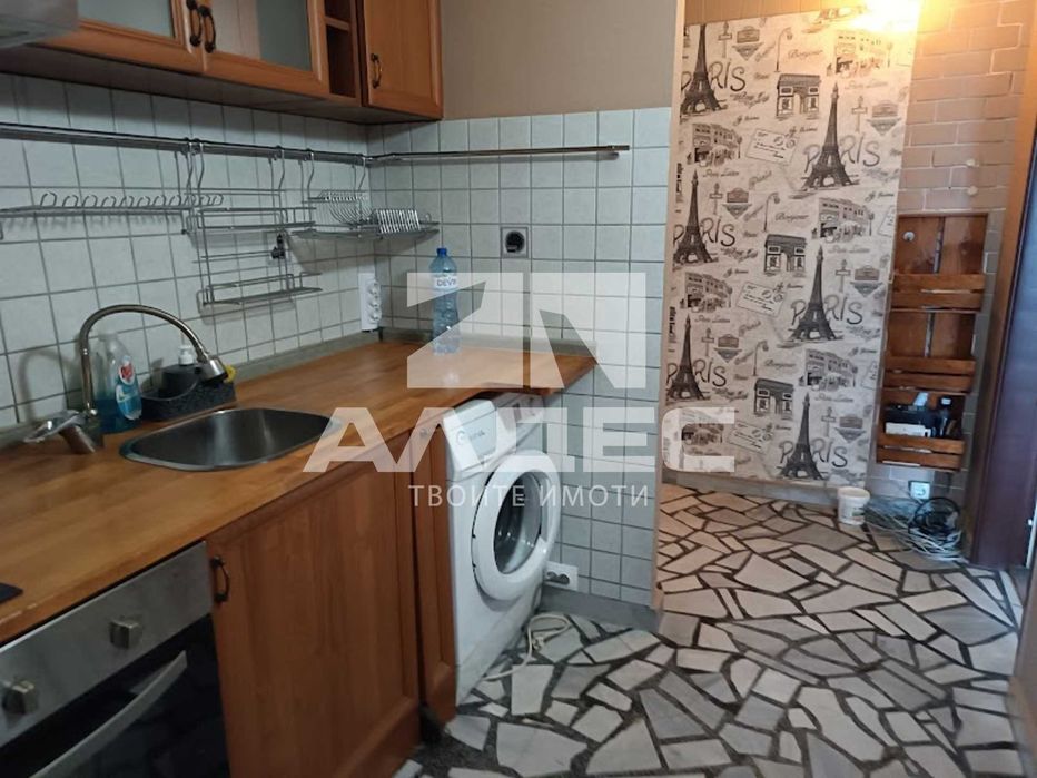 Продава се обзаведен, преустроен 2-стаен ап. в Разсадника!