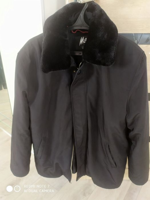 Продам зимнюю куртку!!