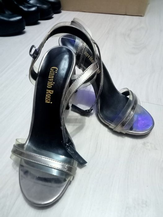 Срочно продам туфли GIANVITO ROSSI