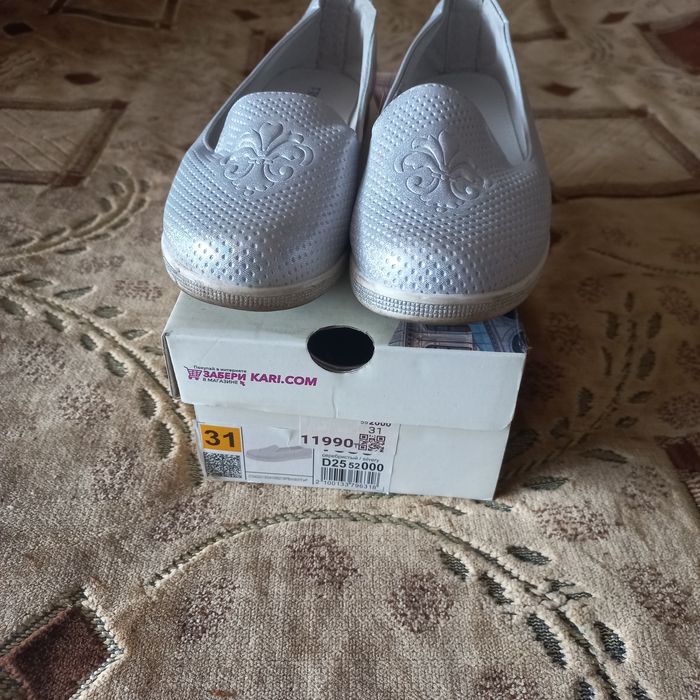 Продам балетки на девочку размер 31.