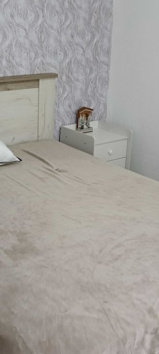 Închiriez apartament cu doua camere.