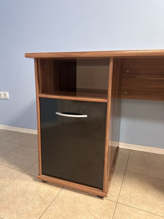 Масивно бюро за офис