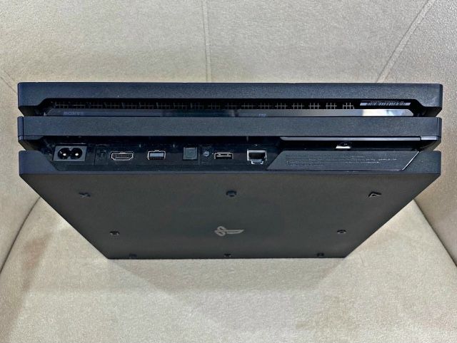 PlayStation 4 PRO:1.tb в идеалее