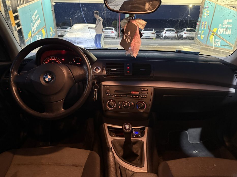 Bmw E87 118.    Nu fac schimburi