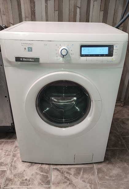 Перална машина Електролукс EWF147540W
