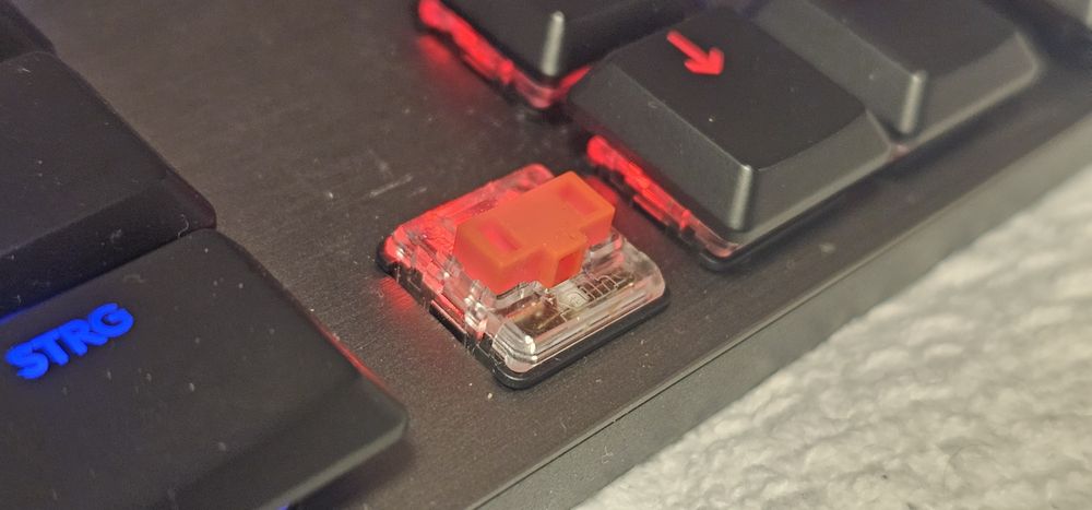 Logitech g915 lightspeed red, linear