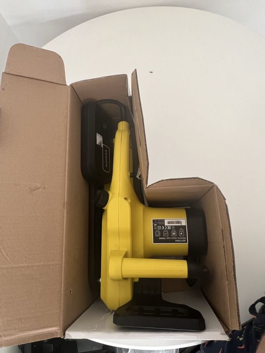 Fierastrau electric, 1800 w, lama de 35 cm, 4,5 kg!