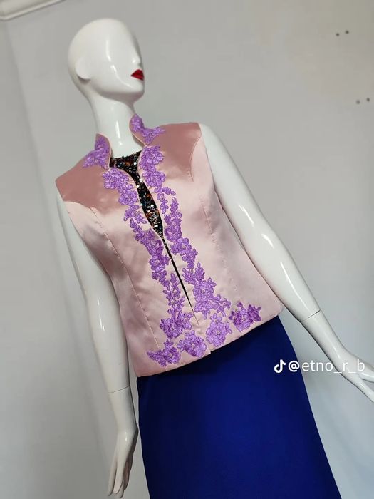 Распродажа платья камзолы