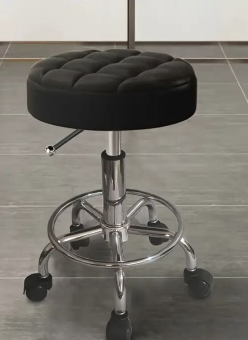 Козметична табуретка с колелца