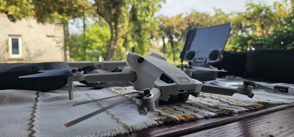 Дрон DJL Mini 4 Pro