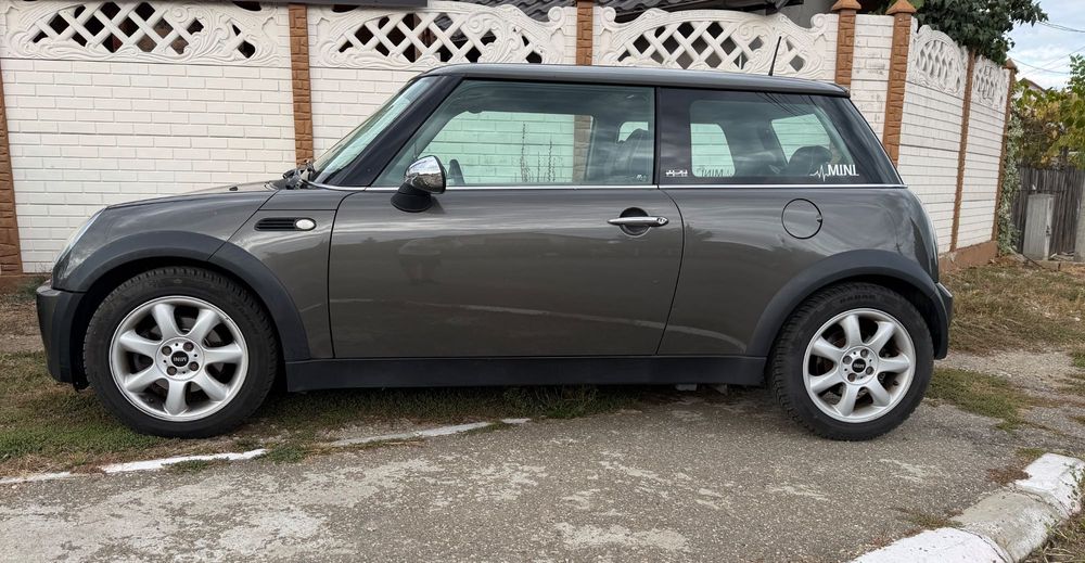 Vând MINI Cooper One, an 2006