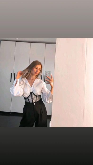 Corset cu paiete deosebit