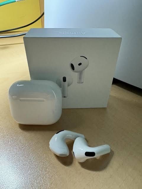 AirPods 4