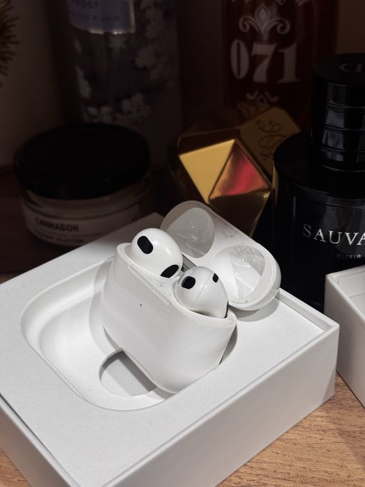 Продам airpods 3