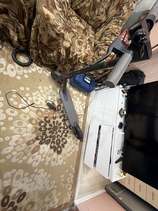 Продам электро самокат xiomi m365 pro