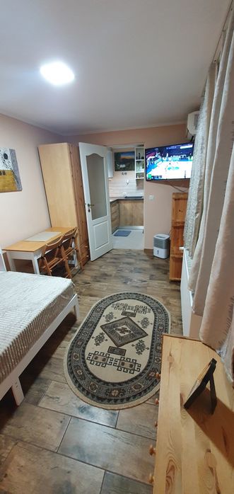 UNIRII, garsonieră economică