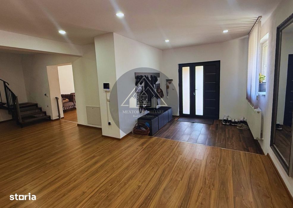 Casa de 4 camere, de vanzare