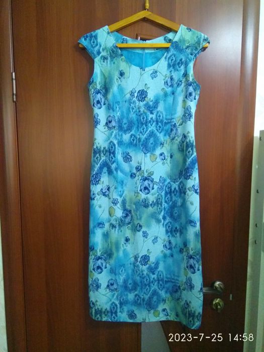 Платье 42-44 размера