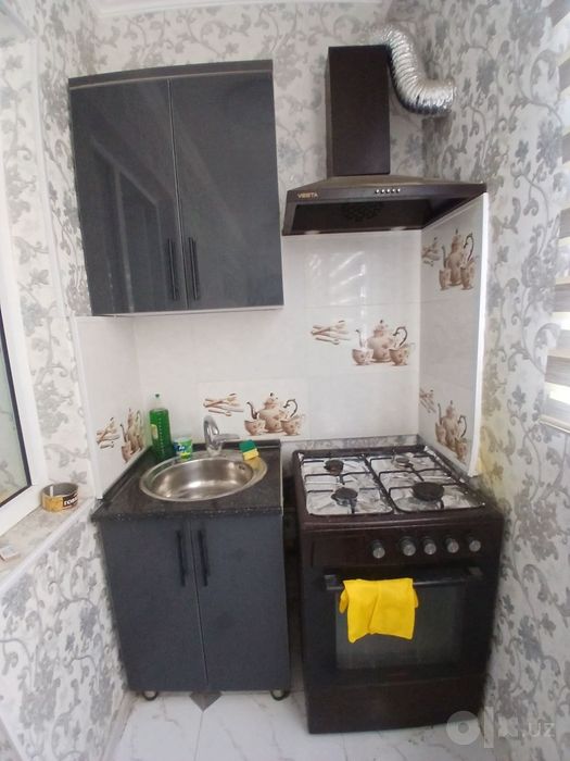 Qarshi shaxar markazidan 2 xonali kvartira sotiladi