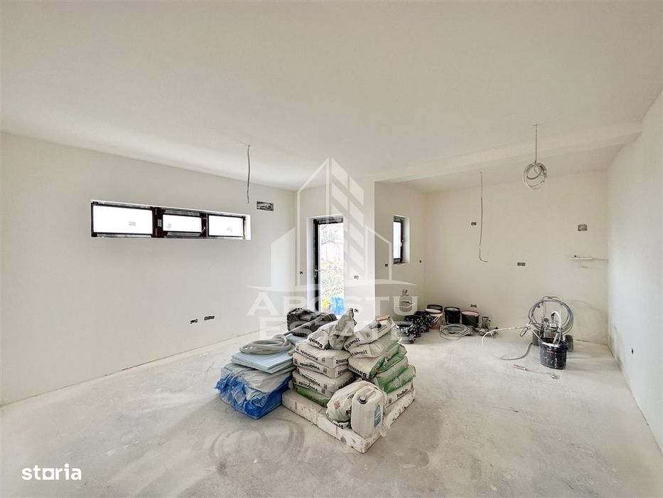 Jumatate de duplex cu 3 camere, de vanzare, Sanandrei, Timis