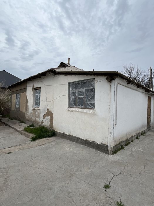 Шымкент қаласында үй сатылады.