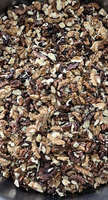 Продам колотые грецкие орехи