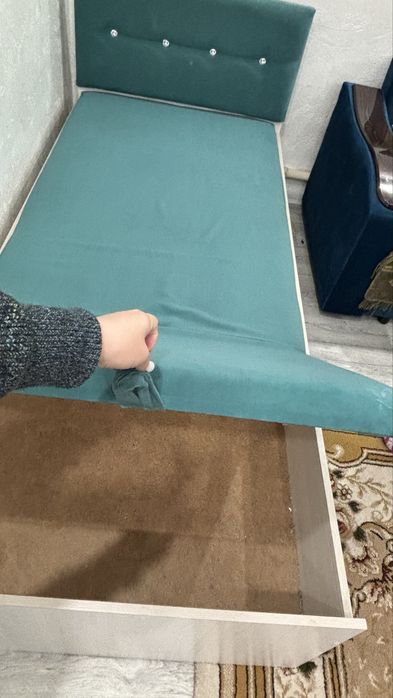 Односпальная кровать