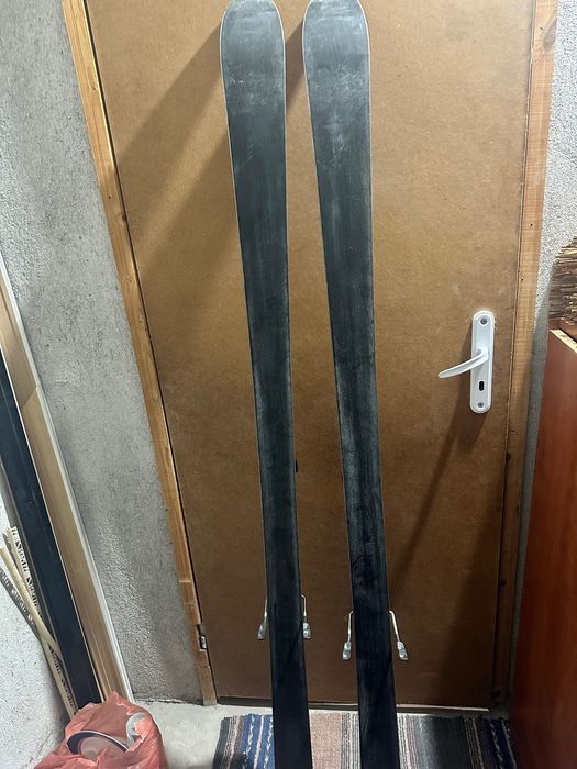 Продавам ски и ски обувки