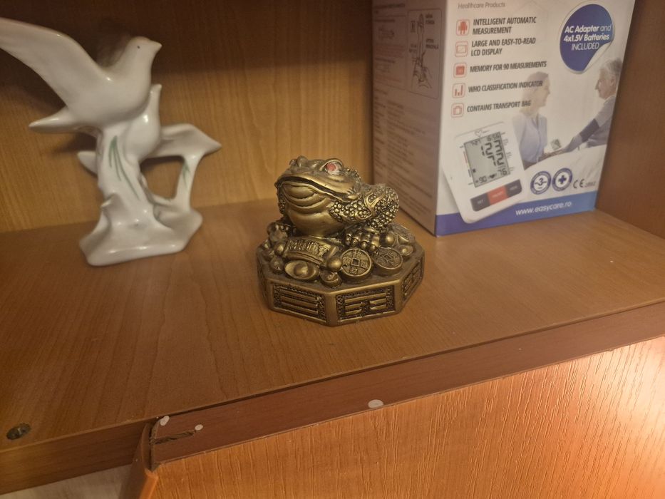 Bibelouri associate Patului Recamier Comanda cu Rafturi