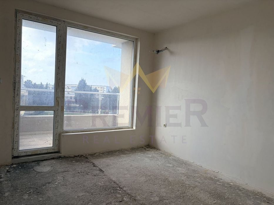 Продава се Тристаен апартамент в Поморие - 107 кв.м за 954 €/кв.м - Снимка #2