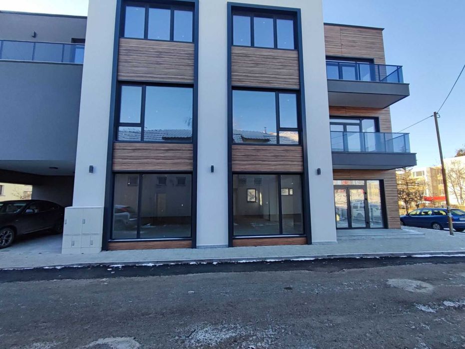 Дава се под наем Магазин в Перник, Център - 130 кв.м за 890 € - Снимка #1