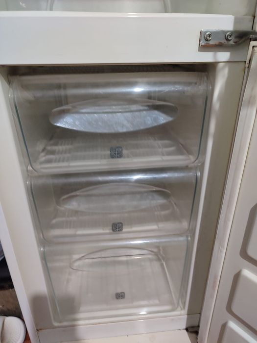 Продам холодильник (морозильник) Самсунг