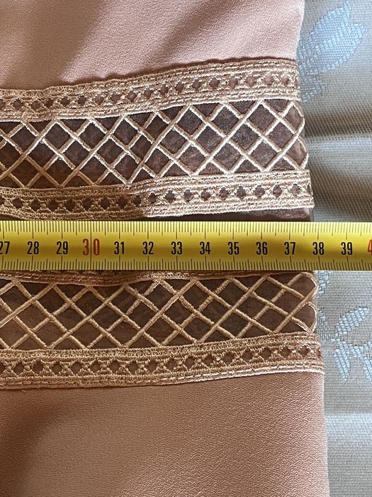 Maje, rochie elegantă, roz pudrat, dantelă talie