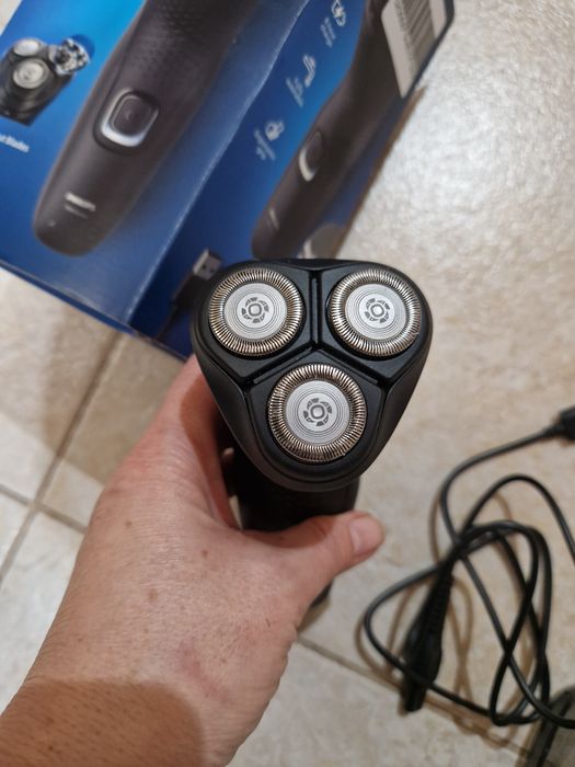 Shaver barbati philips