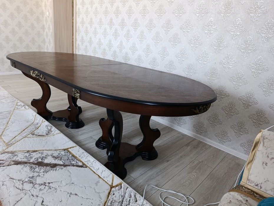 Стол дерево устойчивый